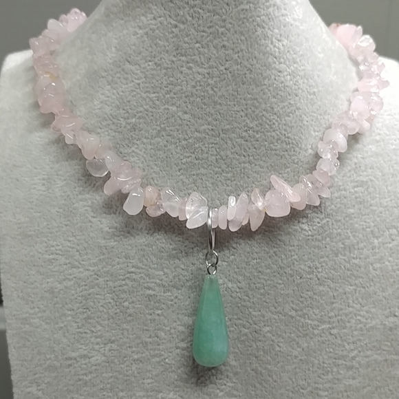 Rose Quartz Chip Beaded Necklace Aventurine Pendant Natural Gemstone Crystal - Picture 6 of 13